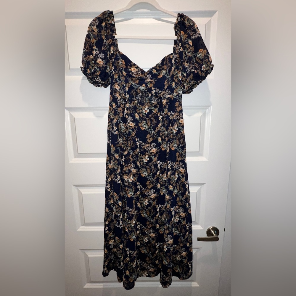 Lulus front cut out midi dress